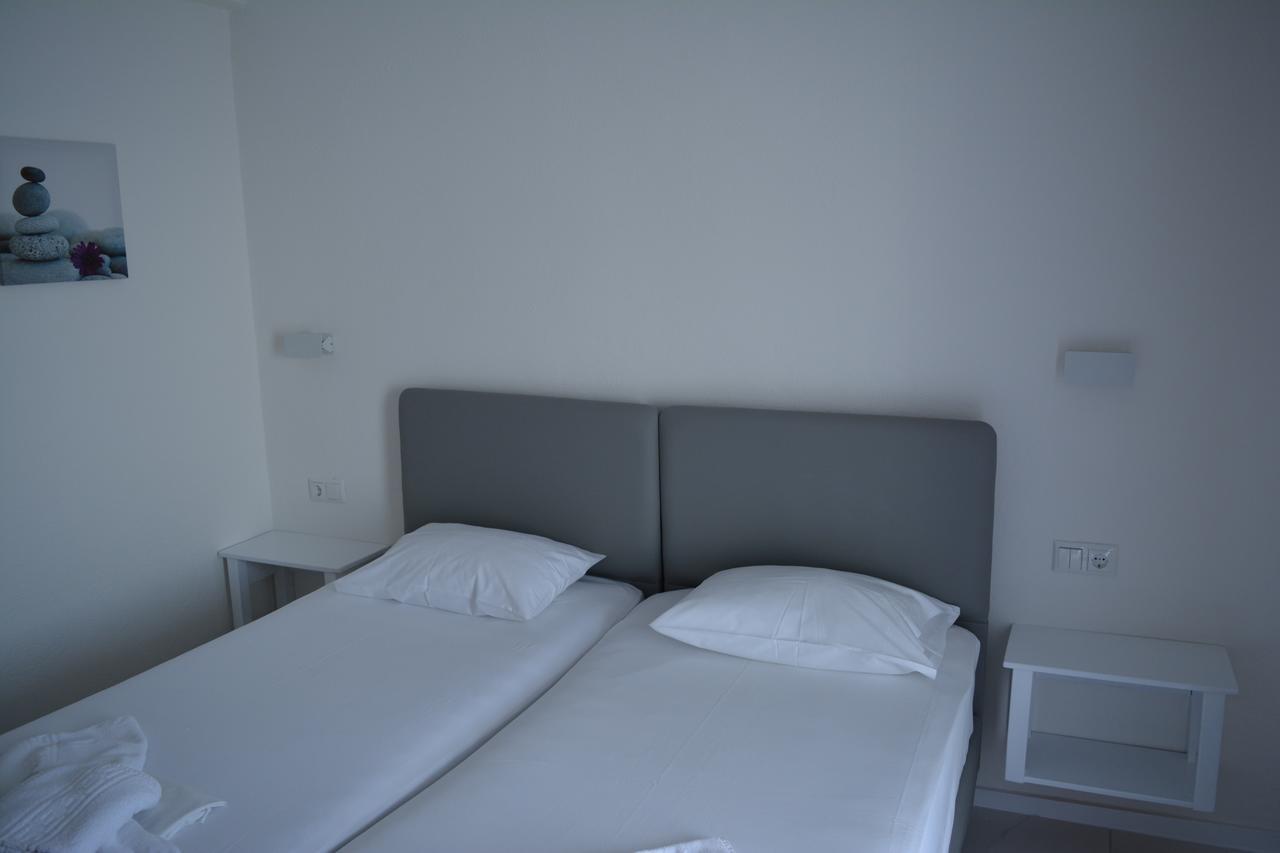 Kangaroo Hotel Mola Kalyva Eksteriør bilde